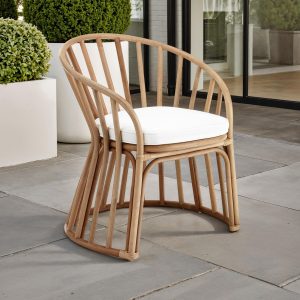 Durga poltroncina in rattan cuscino in saia bianco 70x60xH.85 cm